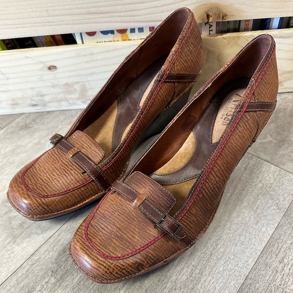 Brown ‘Clarks Artisan Collection’ Wedges - Picture 1 of 6